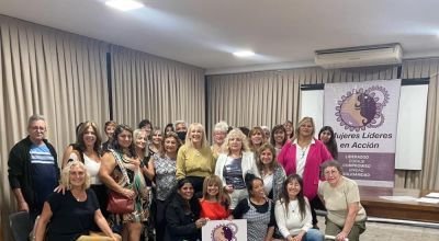 Mujeres Líderes en Acción: Empoderando Caminos hacia el Éxito