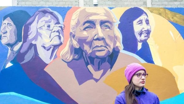 La quilmeña Daniela Anzoátegui fue elegida para pintar un mural en el Fin del Mundo