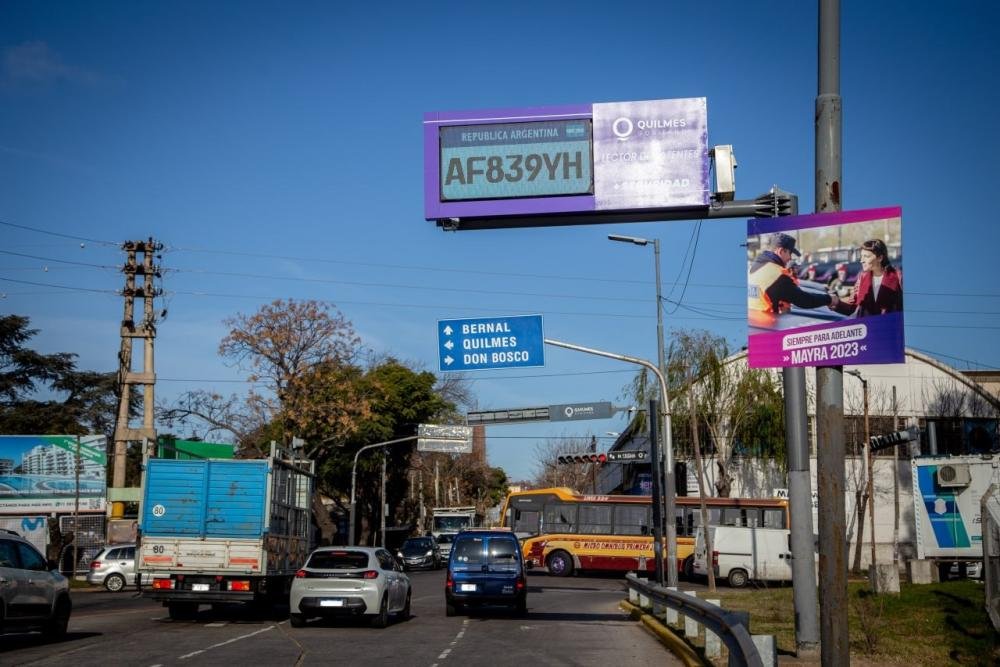 Continúa la colocación de lectores de patentes en los principales ingresos y egresos de Quilmes