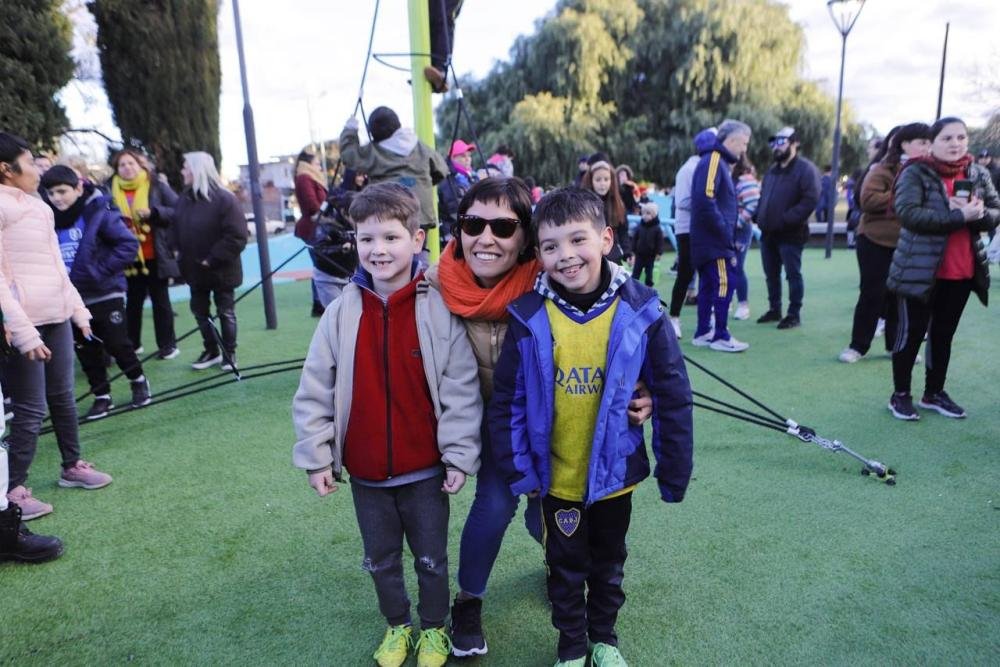 Mayra Mendoza inauguró una nueva plaza inclusiva en el Parque de la Ciudad