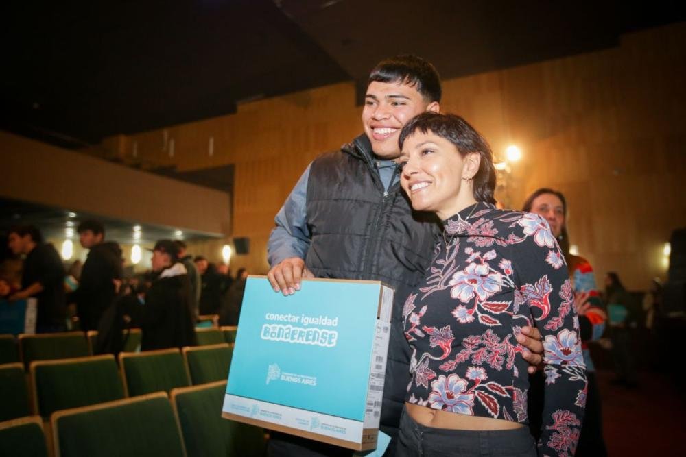 Mayra Mendoza a los jóvenes: "Quiero que sepan que hay una intendenta que los escucha"
