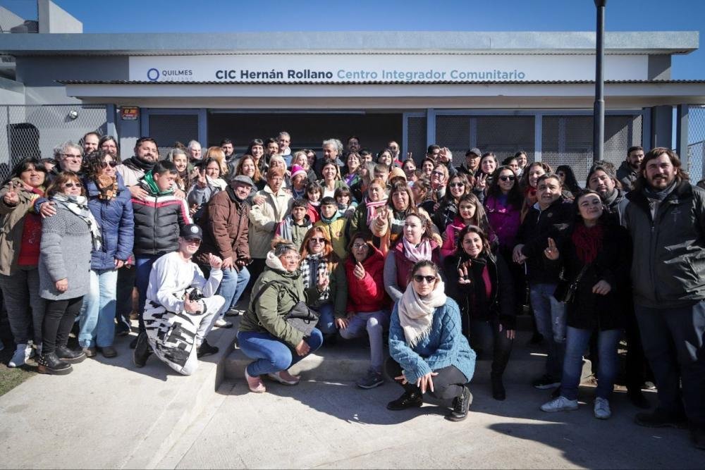 Mayra Mendoza inauguró el nuevo CIC de Villa Luján