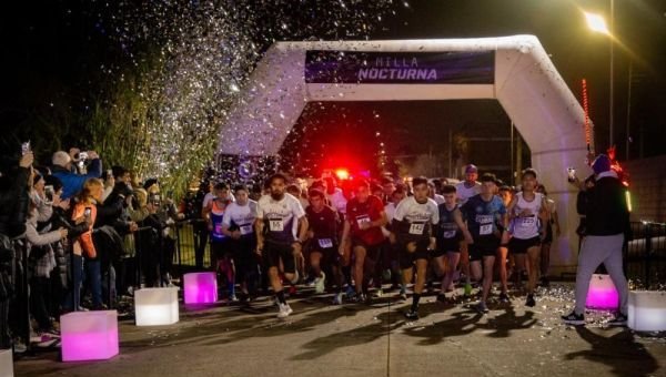Cientos de vecinos participaron de la "Milla Nocturna Ciudad de Quilmes"