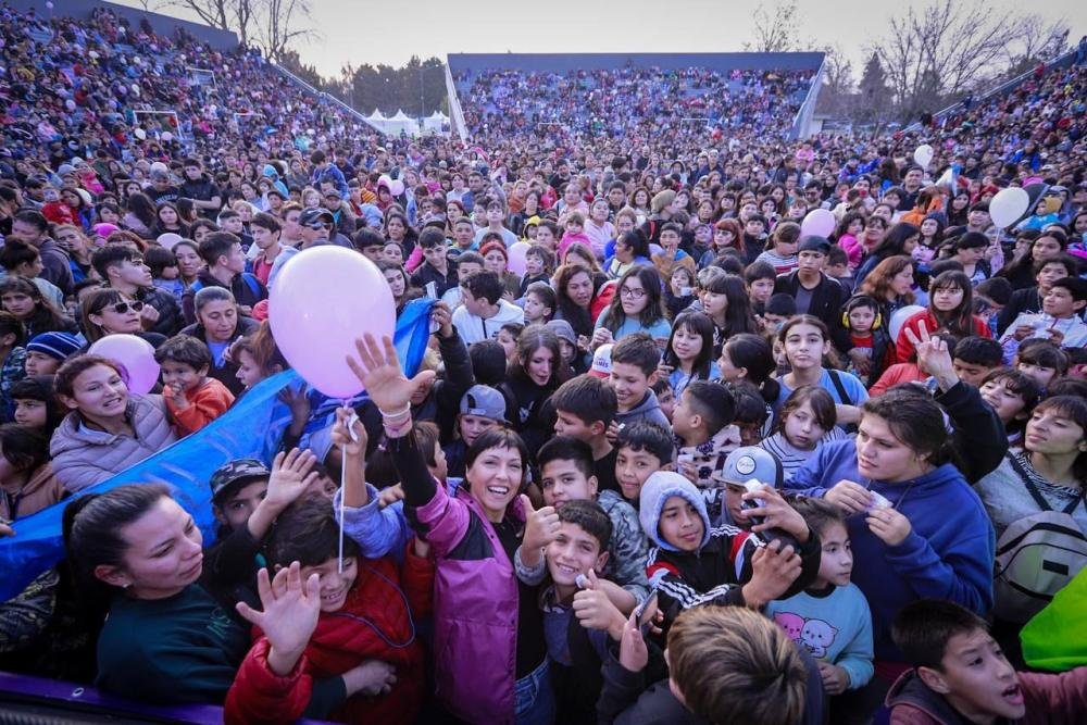 Miles de chicos y familias disfrutaron del "Día de las Niñeces"
