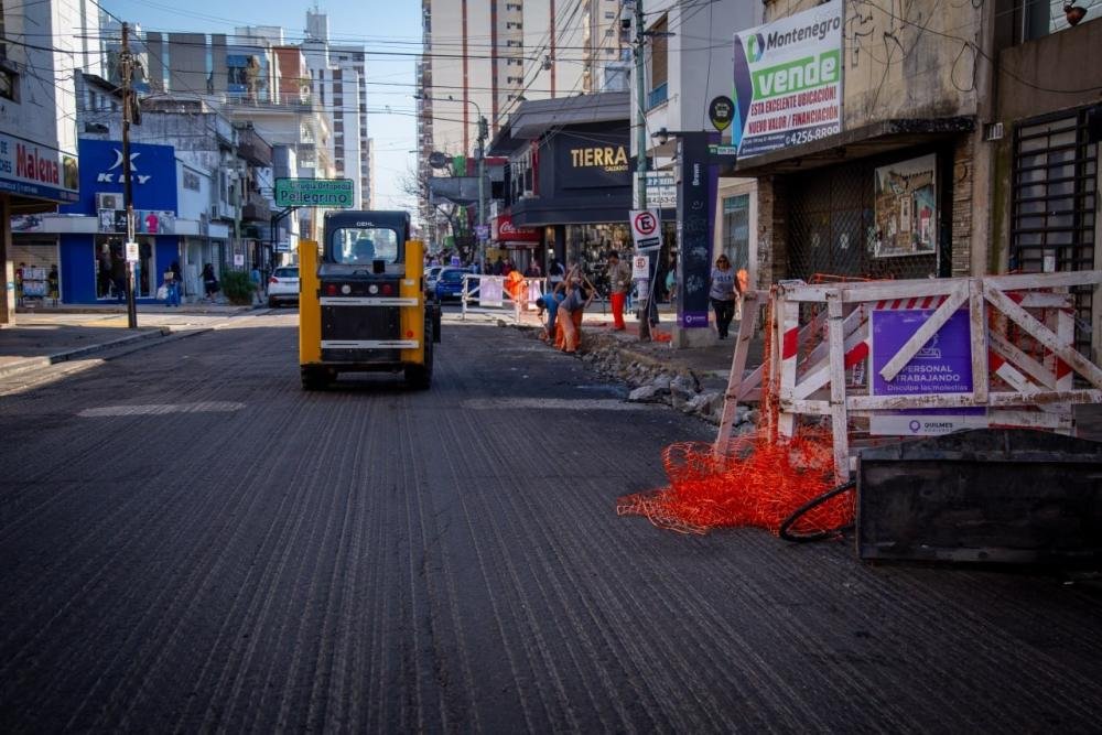 Continúa a buen ritmo la obra de repavimentación asfáltica en Quilmes Centro