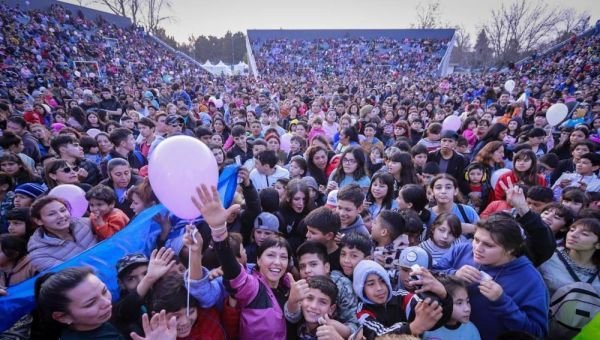 Miles de chicos y familias disfrutaron del "Día de las Niñeces"