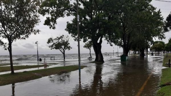 Alerta por crecida del rio en Quilmes