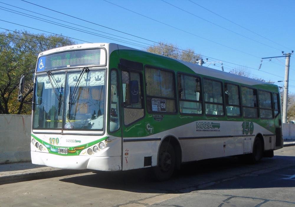 Paro de colectivos de la línea MOQSA por medida gremial