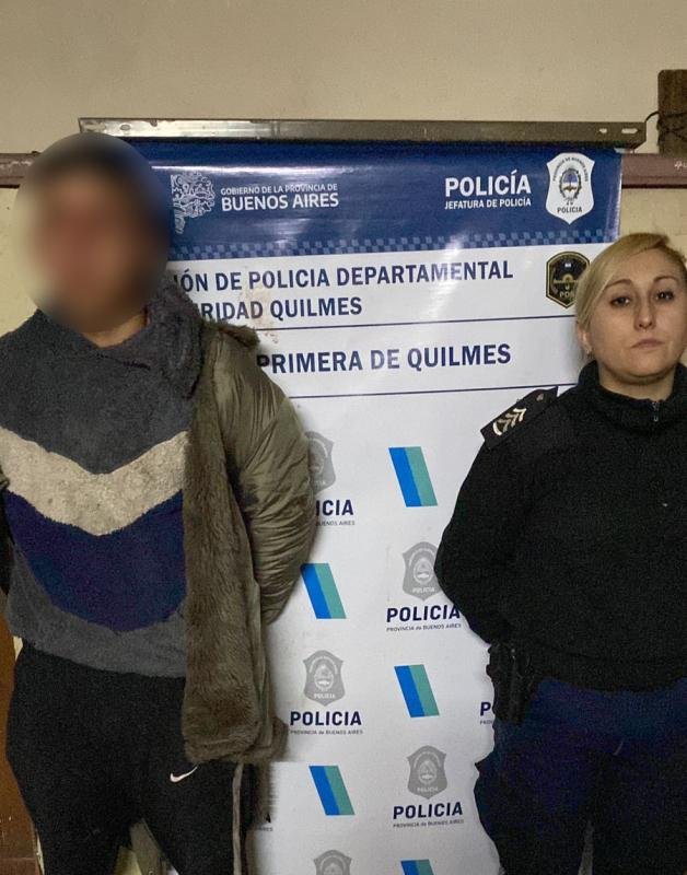 Detienen a un ladrón que baleó a una mujer para robarle el auto