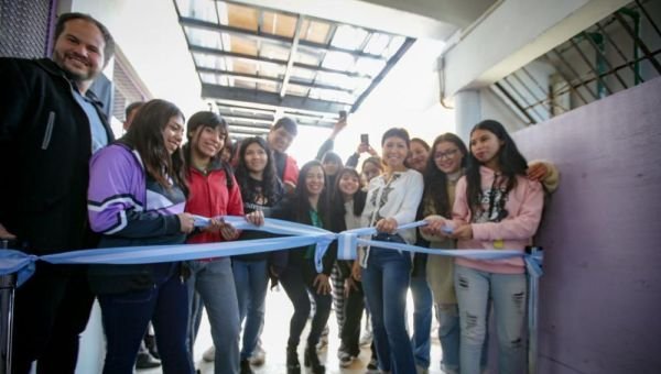 Mayra Mendoza inauguró la obra de ampliación de la ES N° 74 de Bernal Oeste
