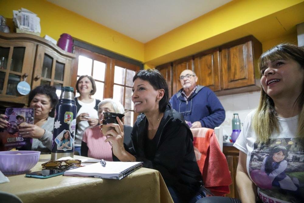 Mayra Mendoza se reunió con vecinos: "Queremos darle continuidad a este proyecto de transformación"