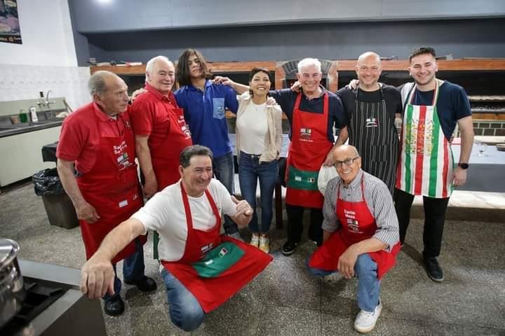 El "Fratelli D'Italia" celebró su 38° aniversario y estrenaron un ascensor