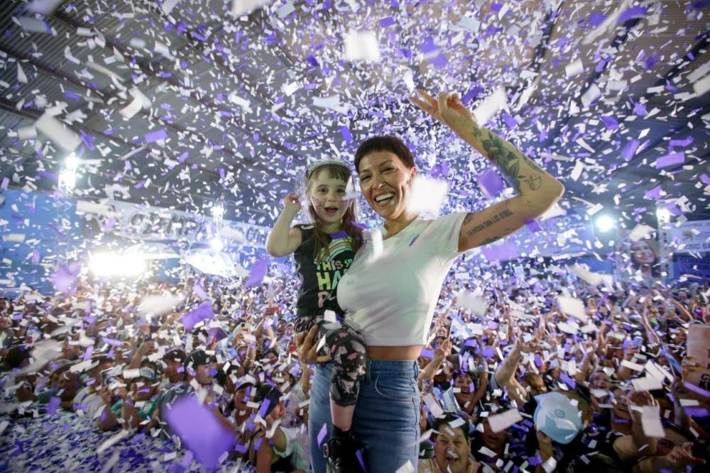 Mayra Mendoza: "El 22 de Octubre reventemos las urnas..."