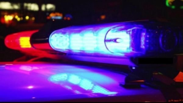 Un delincuente baleado en la cabeza tras intentar asaltar a dos policías
