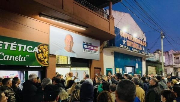Martiniano Molina inauguró nuevo local partidario en Ezpeleta