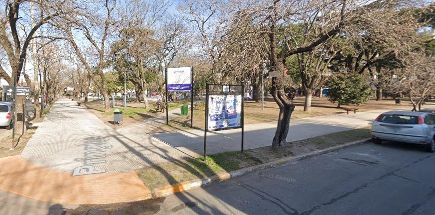 Acuchilló a su pareja en una plaza e inventó una falsa historia: El hombre murió y ella fue detenida