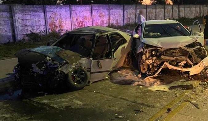 Cuatro heridos en un choque entre dos autos
