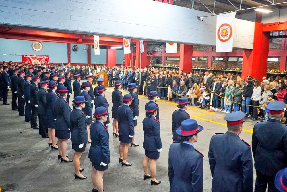 Bomberos Voluntarios de Quilmes celebraron sus 112 años de servicio a la comunidad