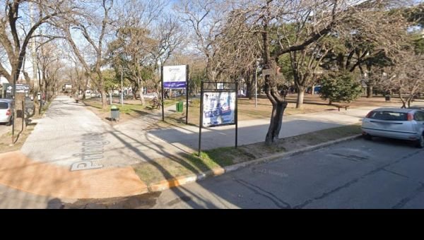 Acuchilló a su pareja en una plaza e inventó una falsa historia: El hombre murió y ella fue detenida