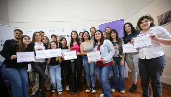 Entregaron diplomas a estudiantes de la EST N° 5 que hicieron prácticas profesionalizantes en el Municipio