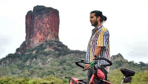 Le robaron en Perú al solanense que busca unir Quilmes con Alaska en bicicleta