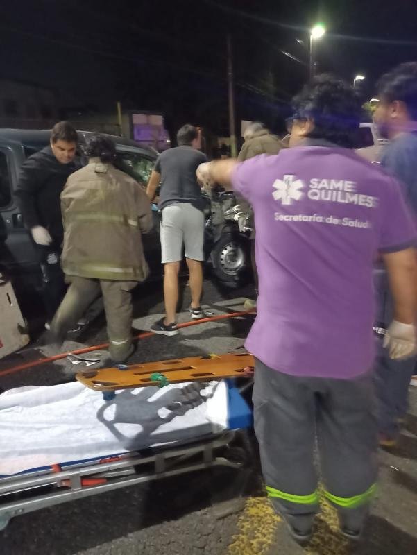 Accidente fatal en la Av. Calchaquí: Un muerto y una herida grave