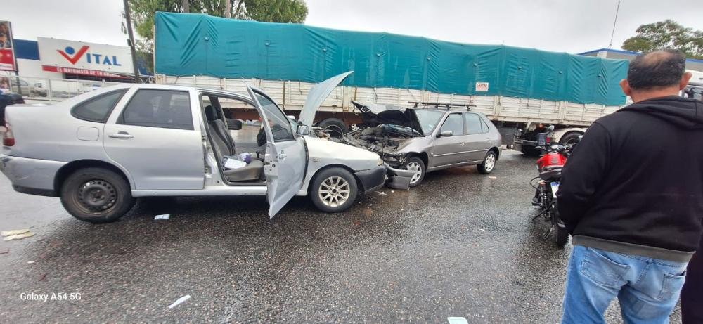 Choque en cadena deja un saldo de dos heridos - Info Quilmes