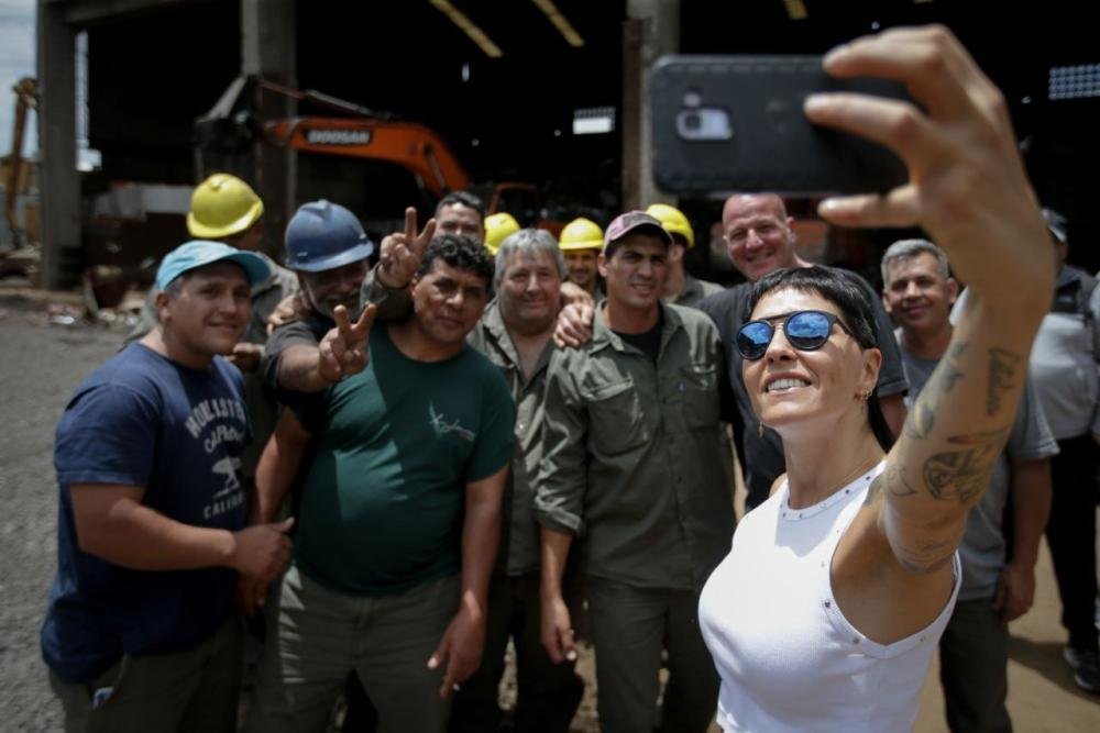 Mayra Mendoza recorrió la empresa "Metal Solver"
