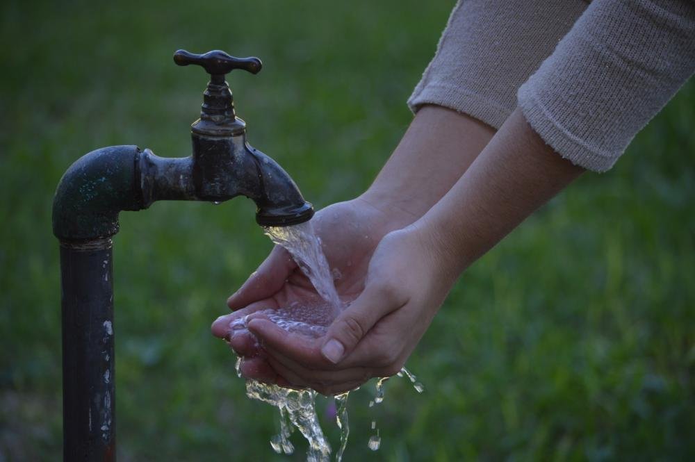 AySA pide extremar el cuidado del agua frente al aumento de las temperaturas