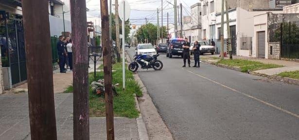 Motochorro baleado por un policía tras intento de robo