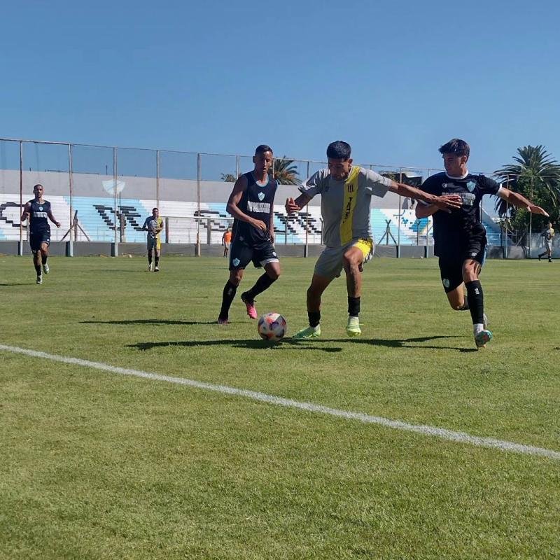 “Los Mates” se llevaron un empate y una derrota ante Almirante Brown