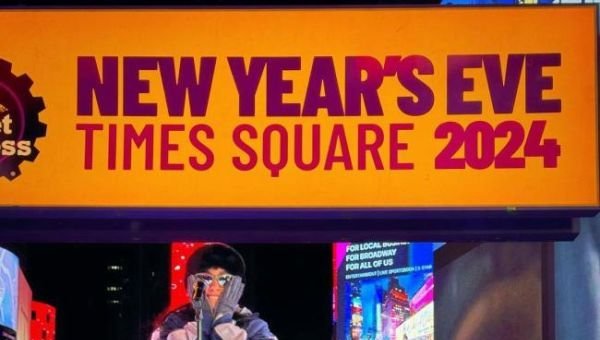 María Becerra, la quilmeña que conquistó el Times Square