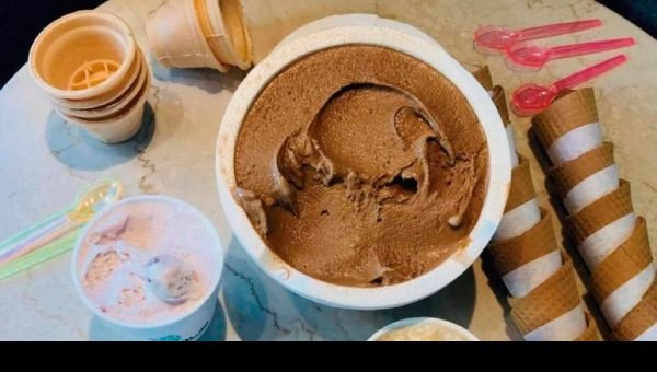Cómo se fabrican los helados en una heladería histórica de Quilmes