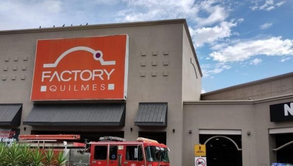 Principio de incendio en un local del patio de comidas de Jumbo