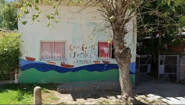 El Rotary de Ezpeleta donó útiles para el comedor "Esperanza Kilme"