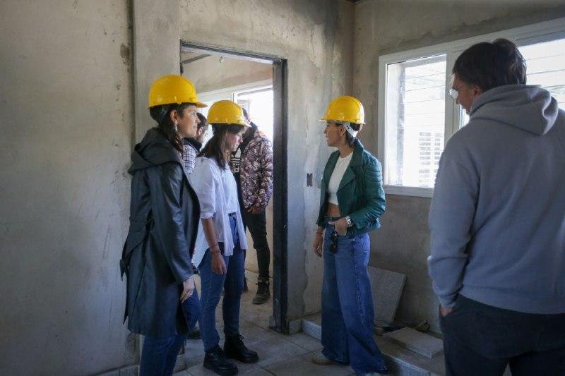 Mayra Mendoza supervisó la obra del centro comunitario de Salud Mental