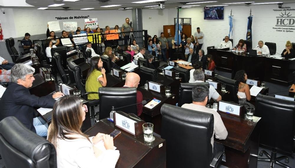 Picante sesión en el HCD por los "comedores fantasmas"