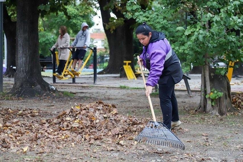 Operativo especial de limpieza en el Barrio La Colonia