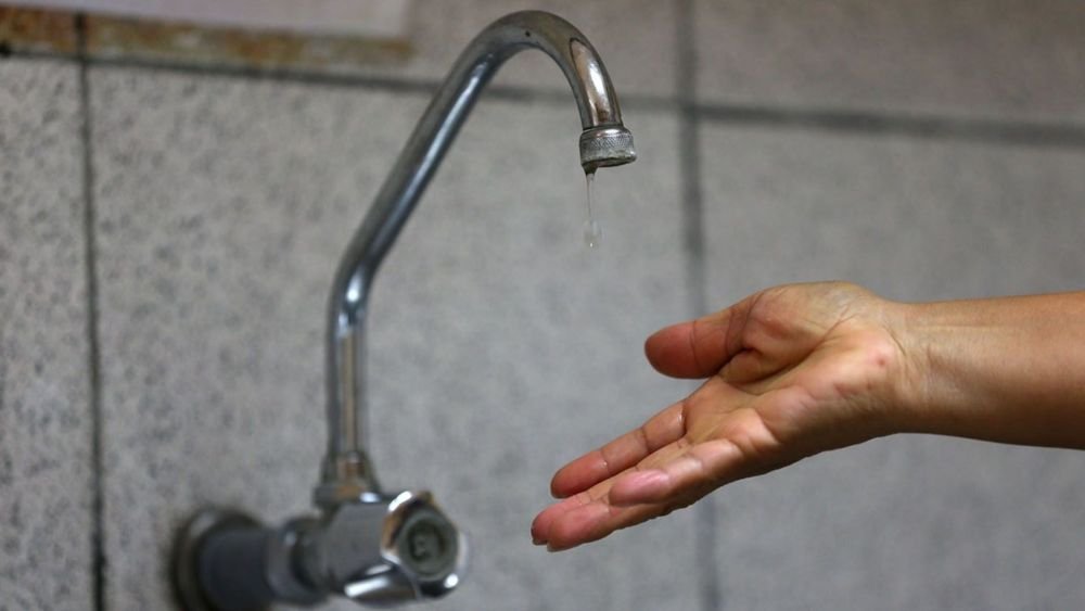 Interrupción del servicio de AySA en la zona oeste del distrito