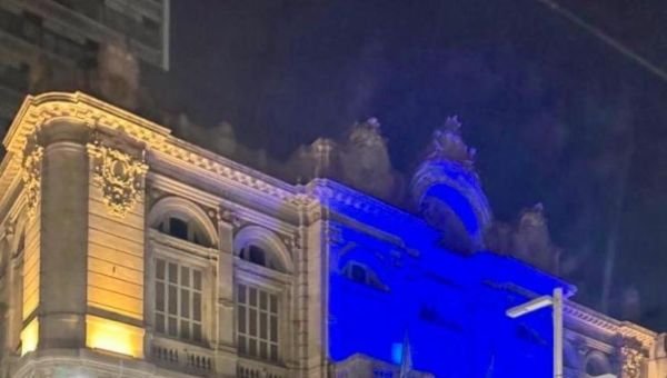 La Casa de la Cultura se iluminó de azul para concientizar sobre el Autismo