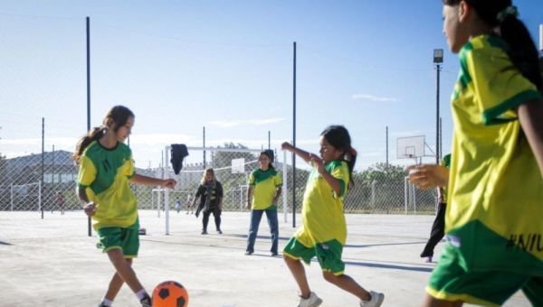 Inauguraron el nuevo polideportivo municipal "Cristina Corazón"