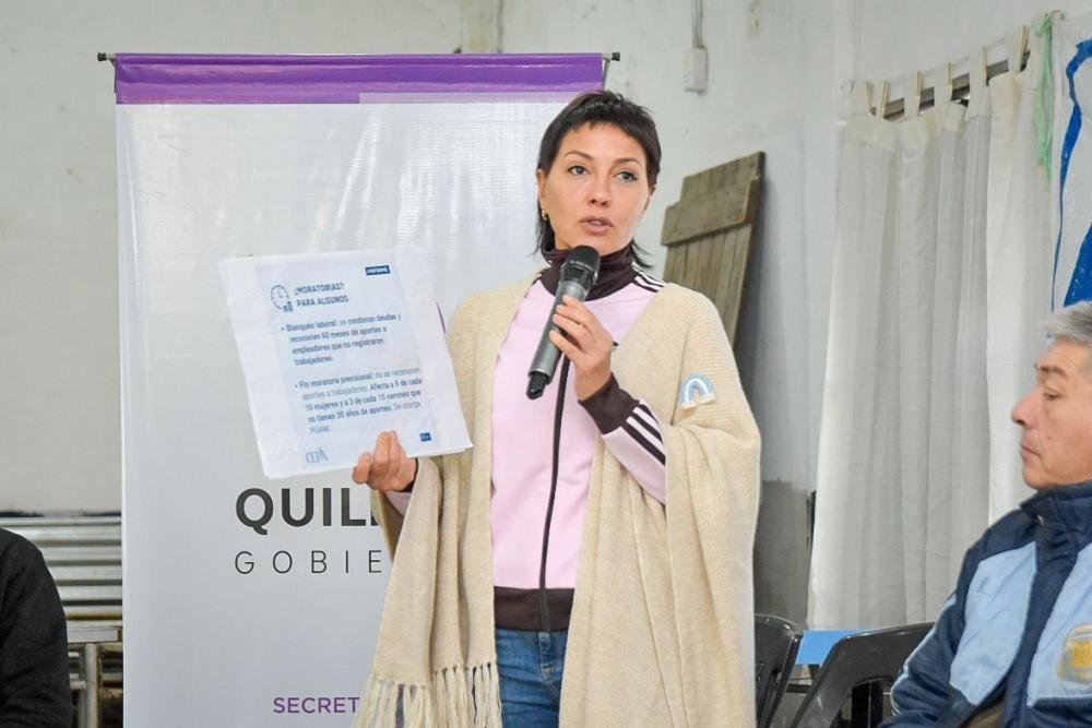 Mayra Mendoza se reunió con vecinos para charlar sobre la "Ley Bases"
