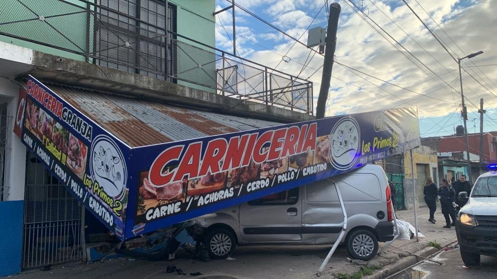 Manejaba alcoholizado, chocó y murió su acompañante