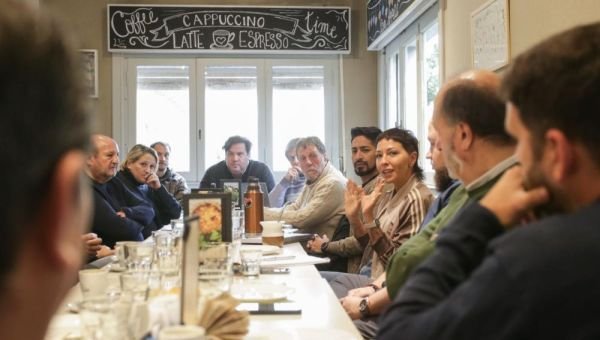 Mayra Mendoza se reunió con comerciantes locales para articular acciones