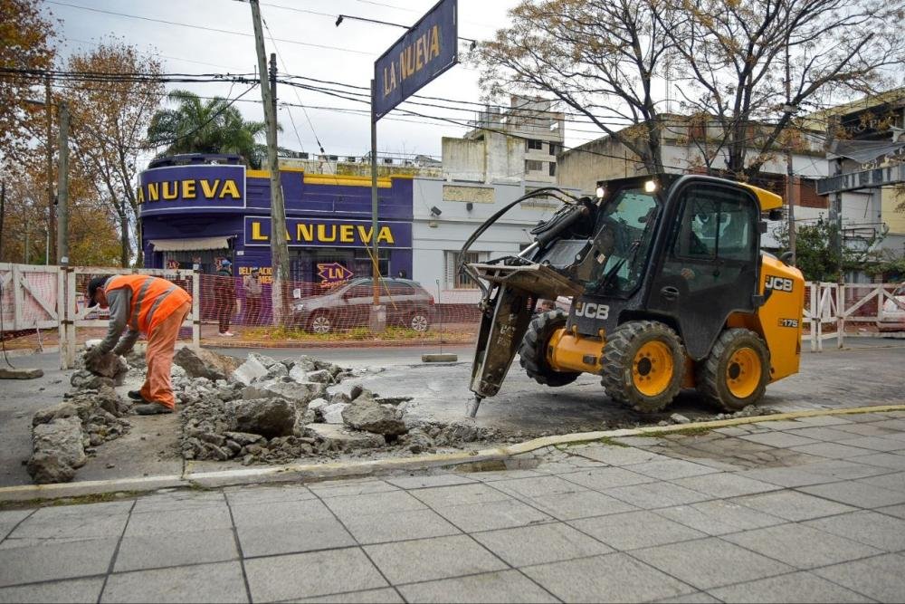 El Municipio lleva adelante trabajos de bacheo en la zona céntrica