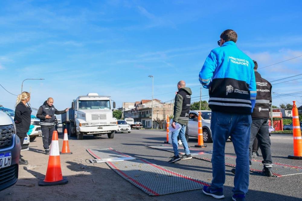 Controlaron cargas de transporte pesado: Retuvieron licencias y demoraron vehículos