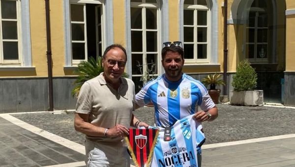 Viajó a Italia a conocer la ciudad de sus ancestros y a la que homenajea con el nombre de su cervecería