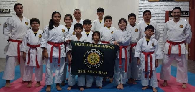 Atletas del Dojo Leones recaudan fondos para representar al país en Mundial de Karate