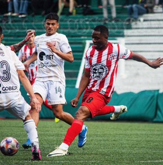El Club Juventud de Bernal recibe a Estrella del Sur