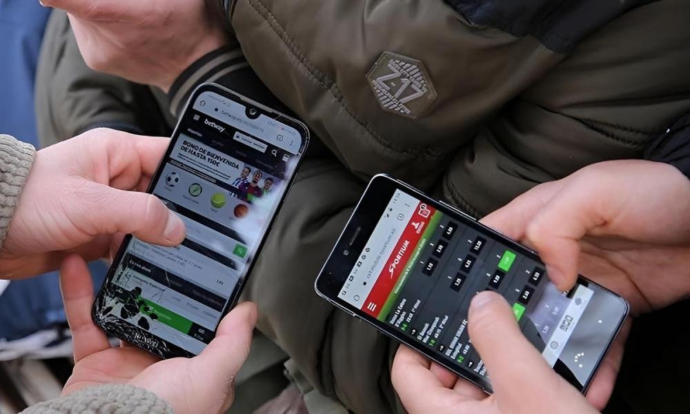 Lanzan programa para prevenir apuestas online en adolescentes